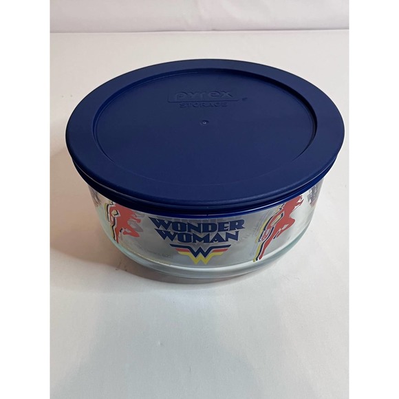 Wonder Woman Pyrex 30oz Glass Storage Container - LE - Picture 3 of 7